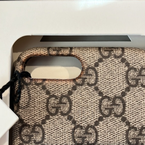 Gucci Tan and Black Bee Motif Phone Case - Picture 4 of 9